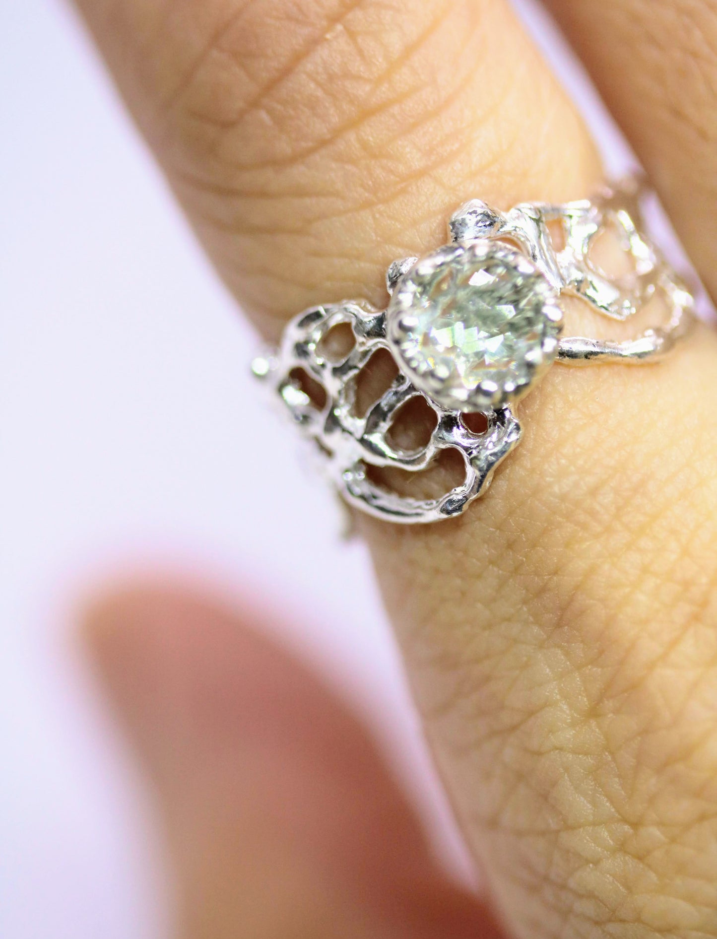 STATEMENT RING WITH GREEN AMETHYST