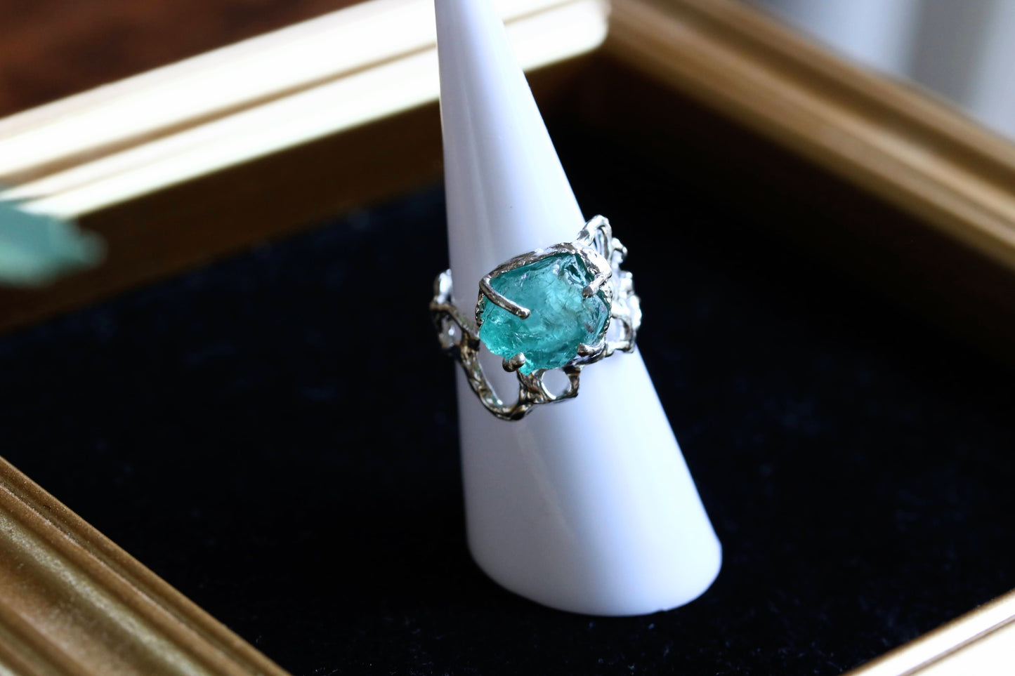 organic jukai ring with raw apatite