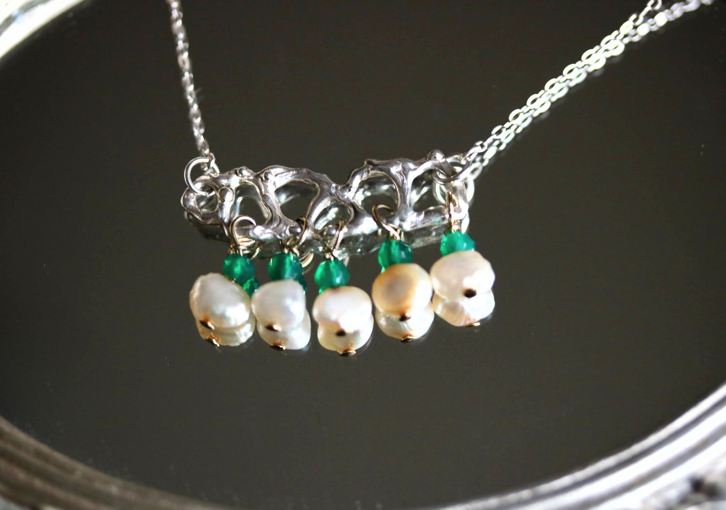 emerald and pearl necklace