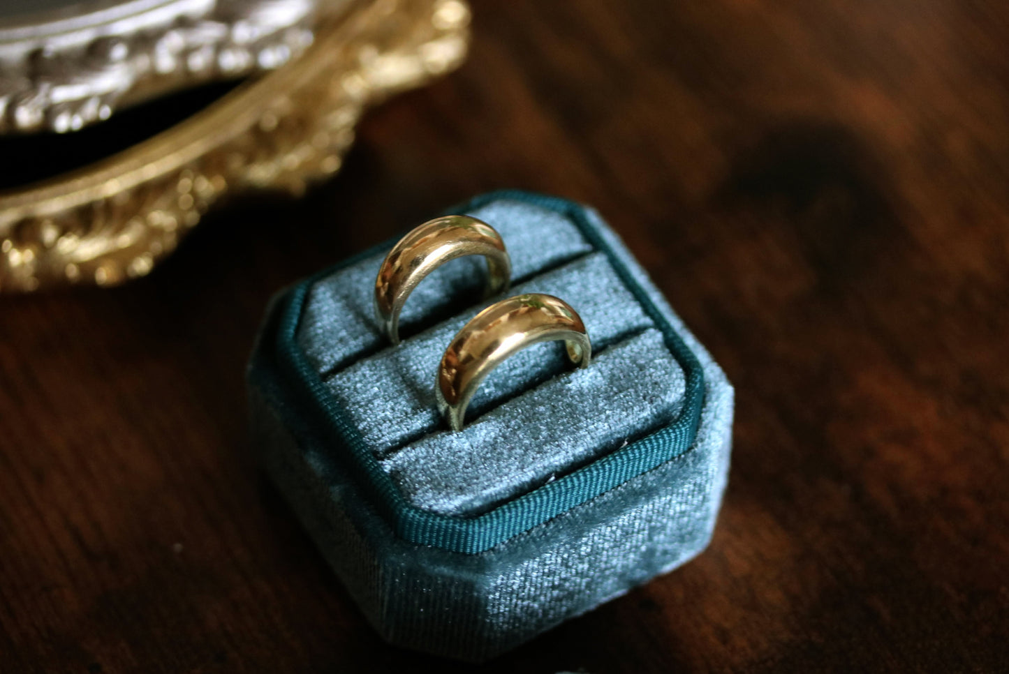 gold marriage bands