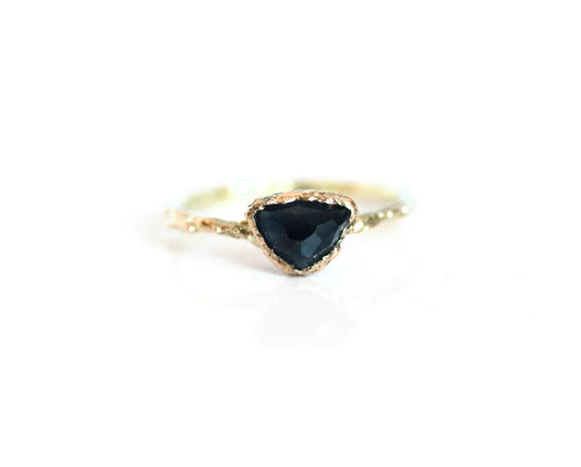 Tirangle Blue Tourmaline Gold Ring
