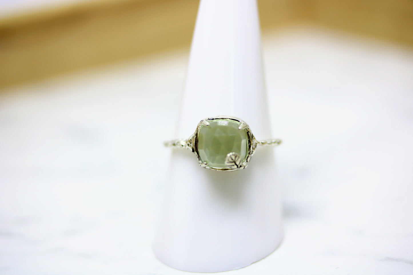 dainty leaf motif ring