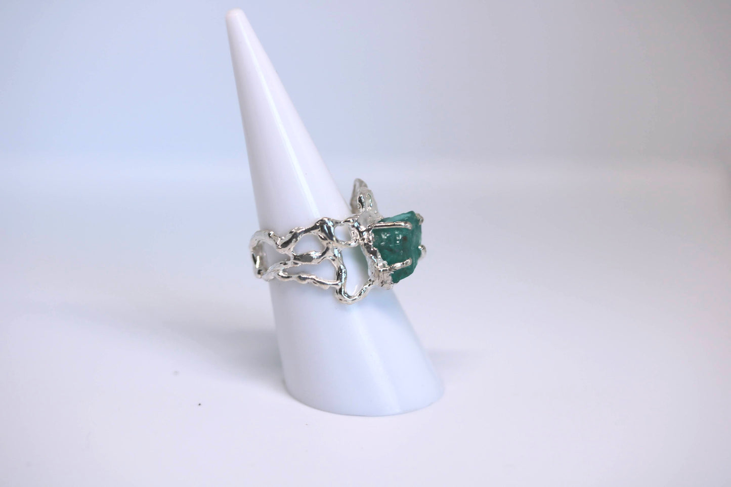 silver statement ring with raw apatite