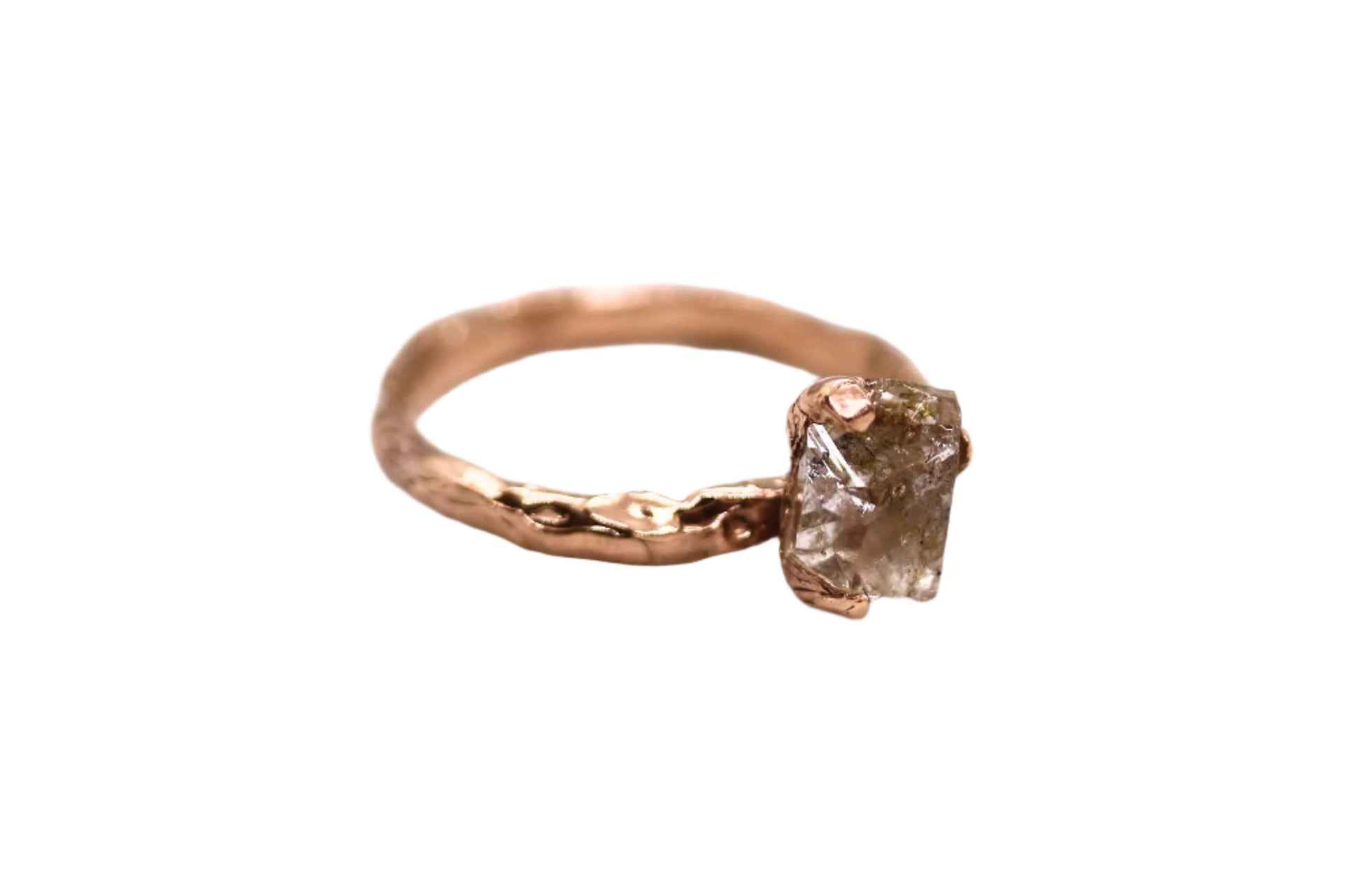oil in quartz gold ring