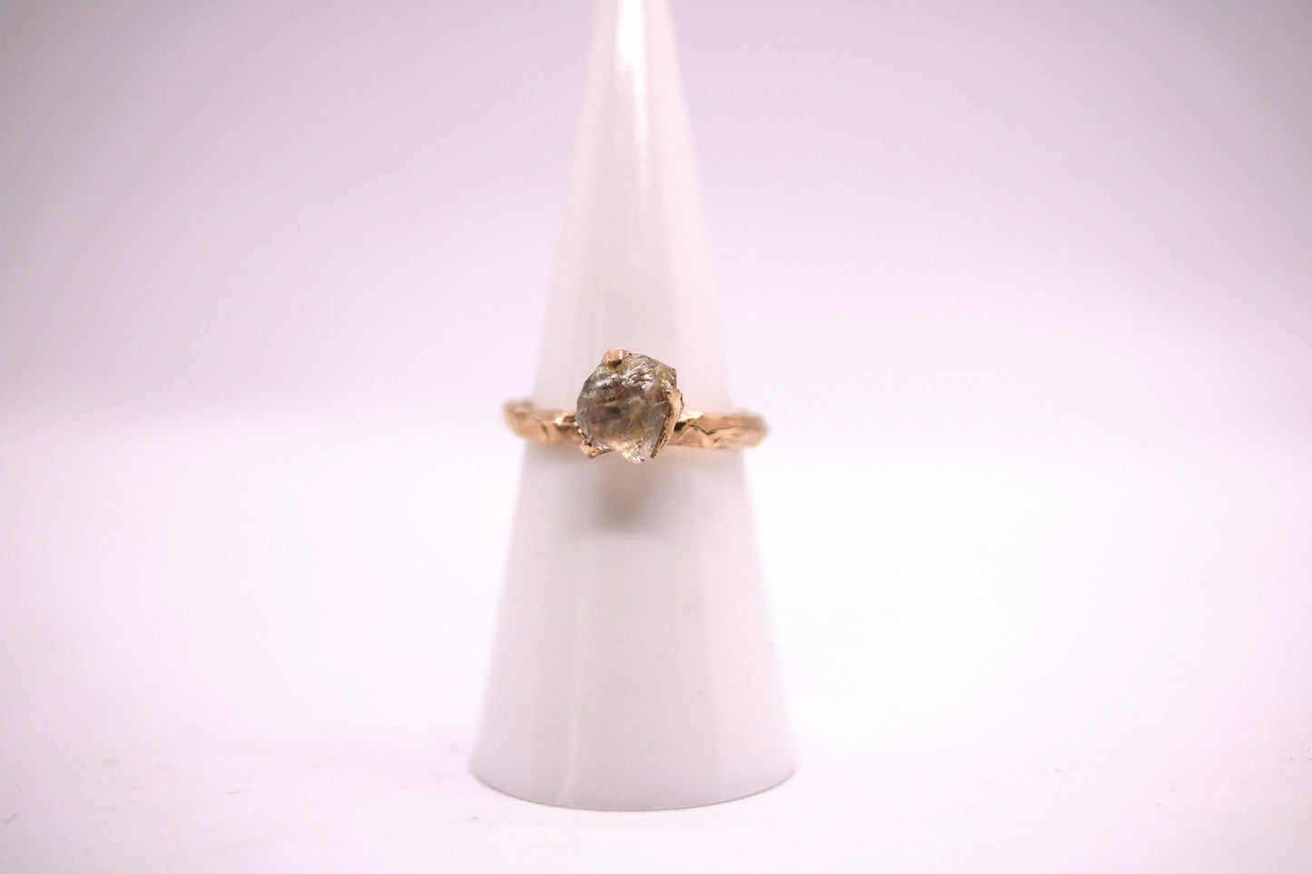 oil in quartz gold solitaire ring