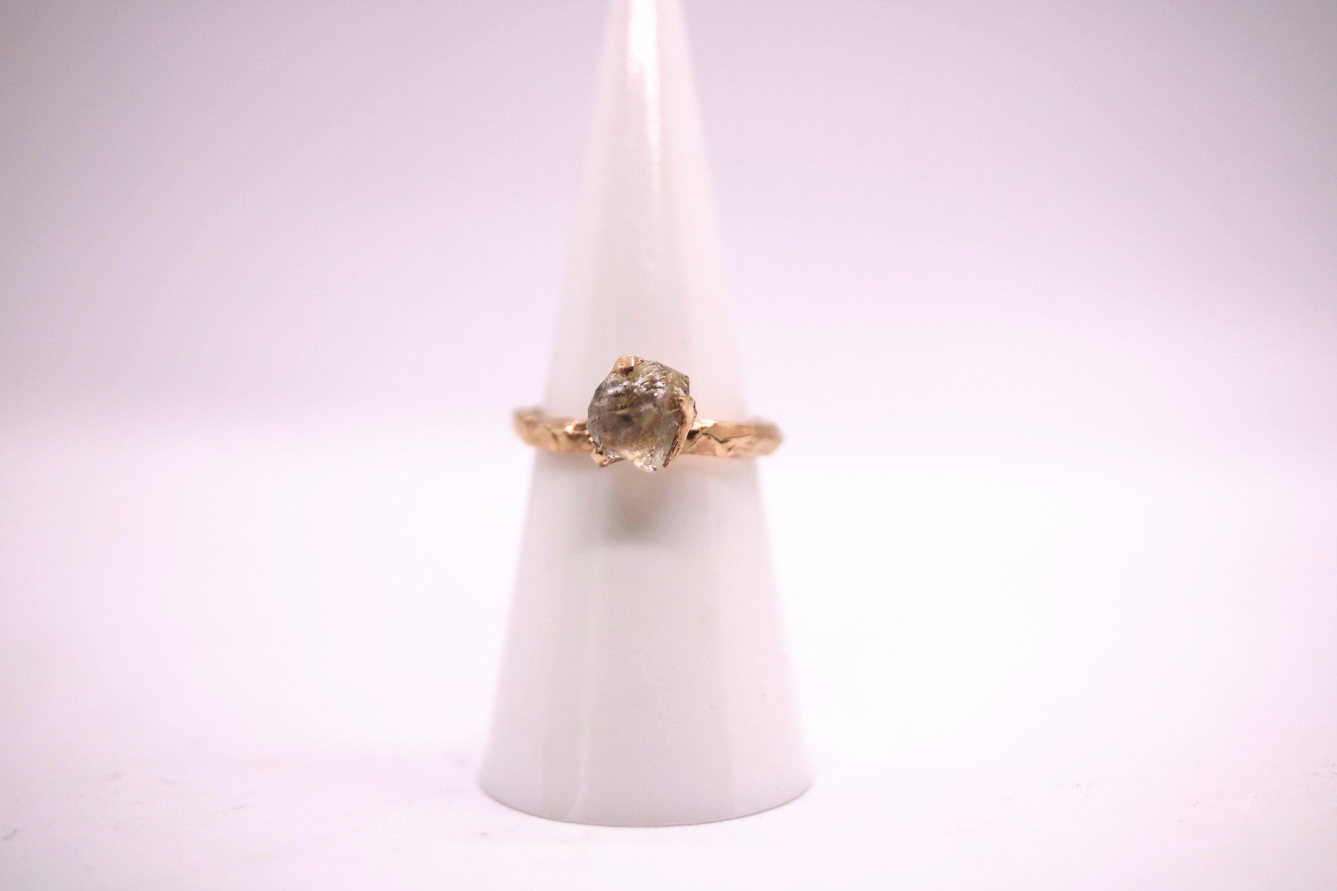 oil in quartz gold solitaire ring