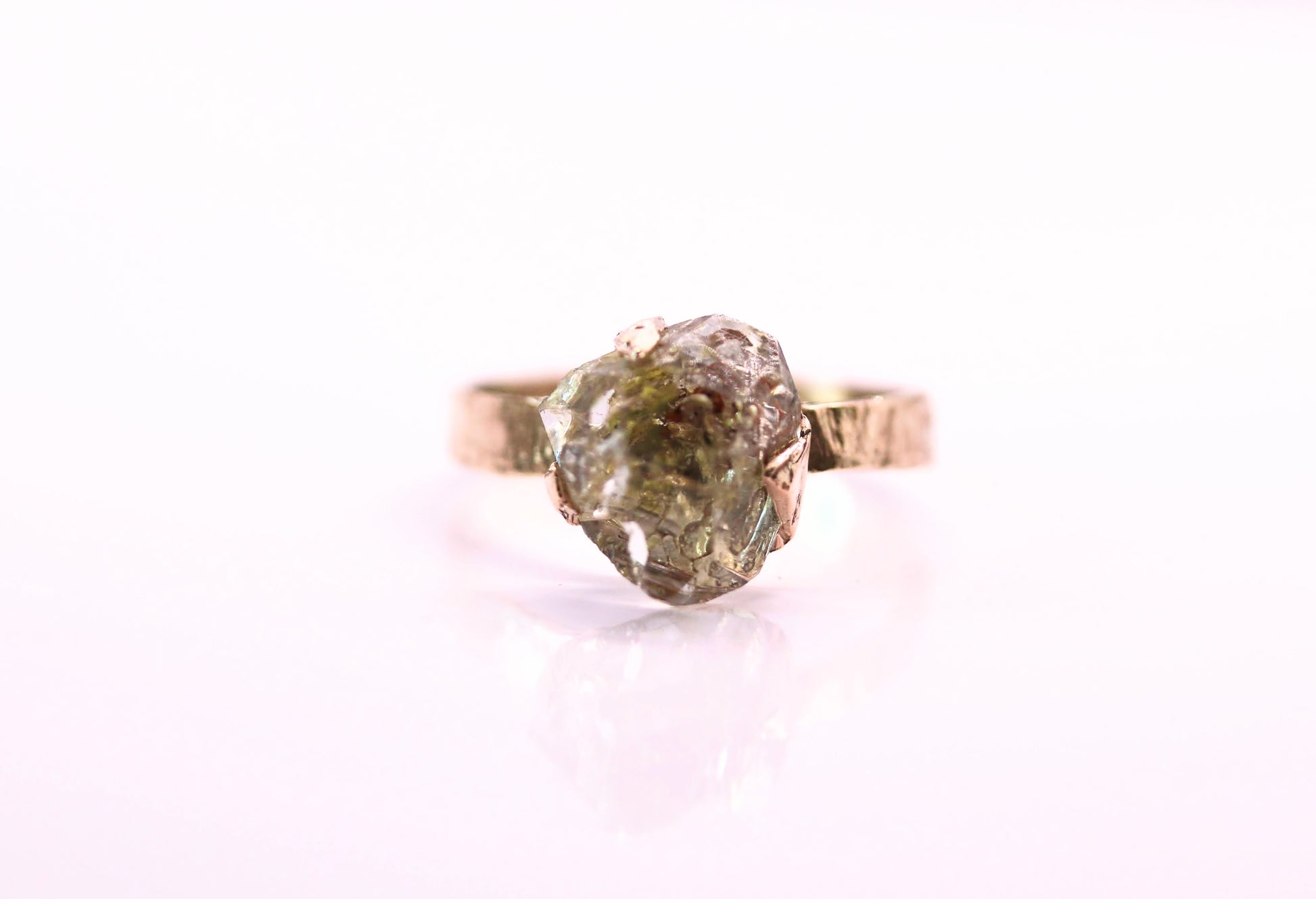 oil in quartz solitaire gold ring