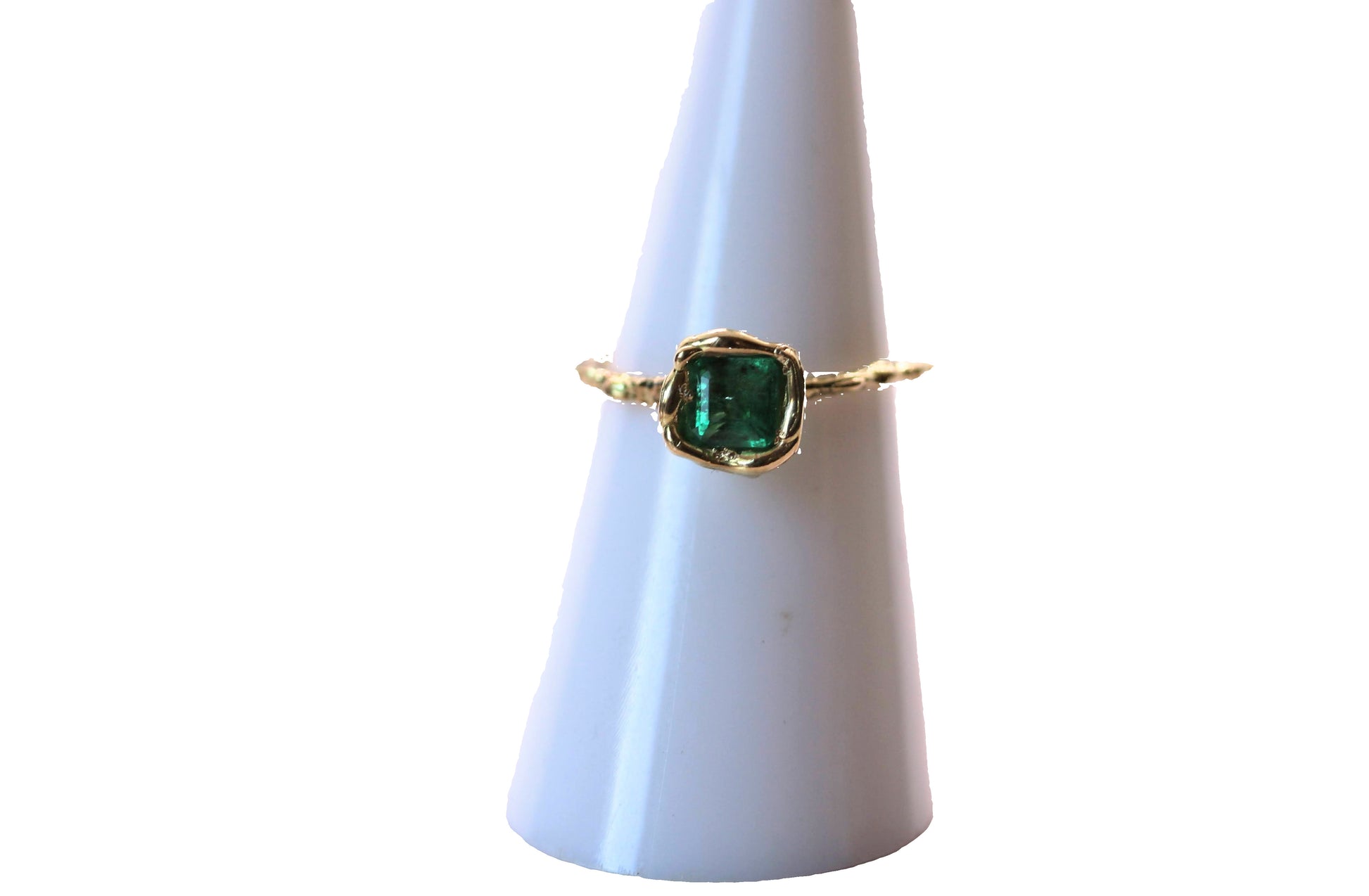 gorgeous square emerald gold ring