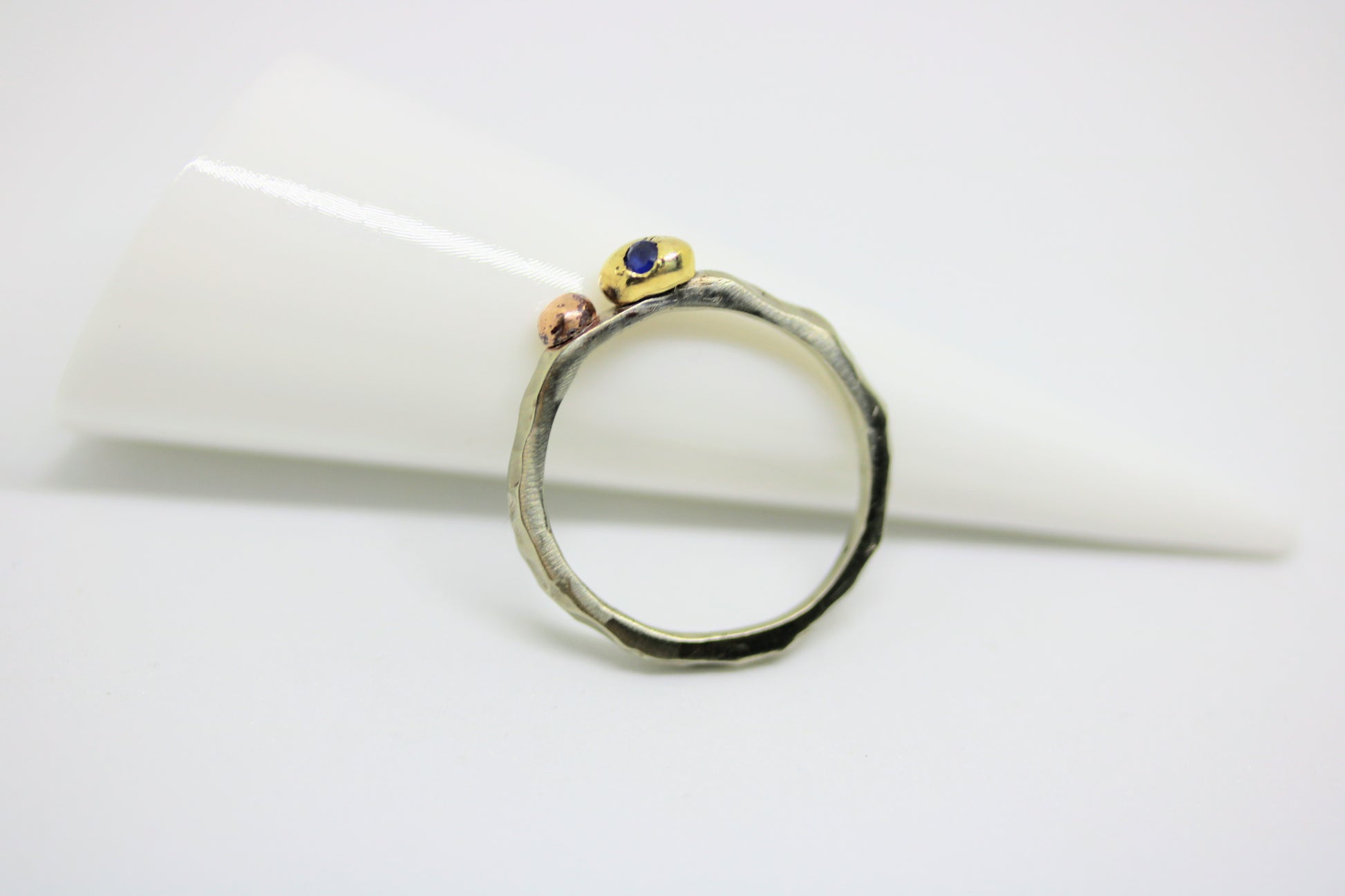 sapphire gold ring