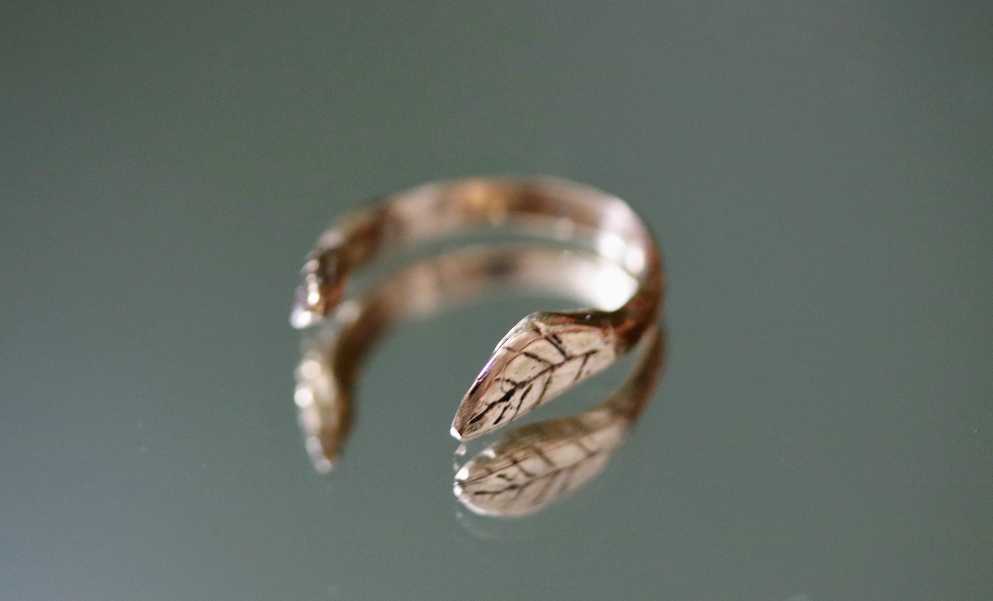 leaf motif ring