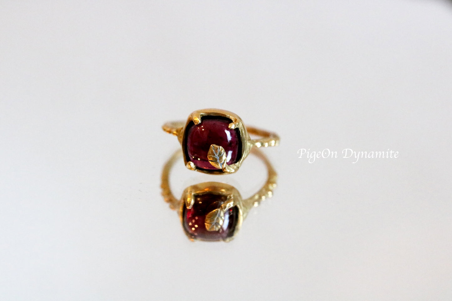 garnet signature ring