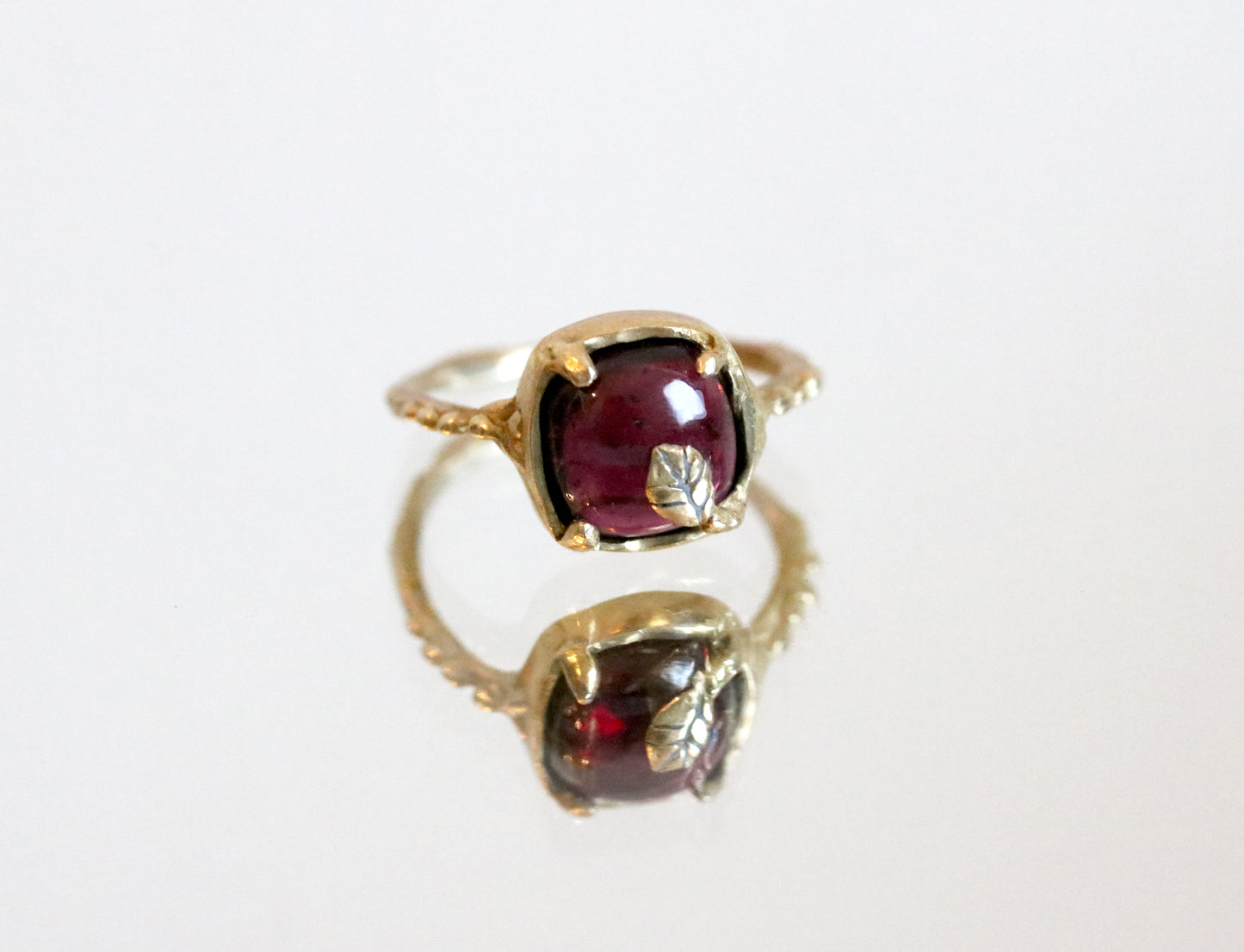 garnet gold ring