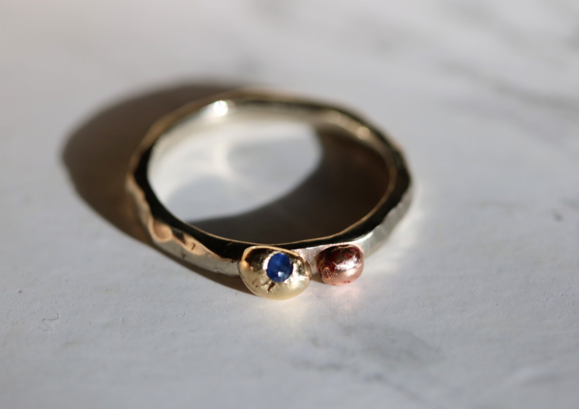 gold sapphire ring