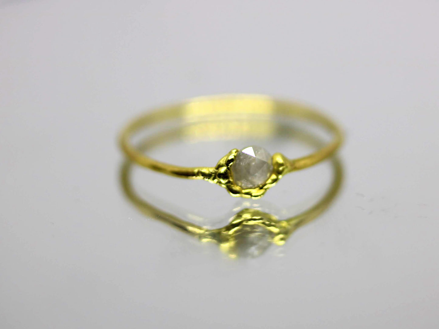 lovely dainty diamond gold ring